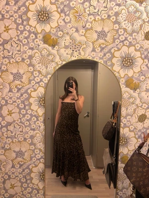 Adoore Verona långklänning  - Endast använd en gång, storlek 42 i mycket fint skick 