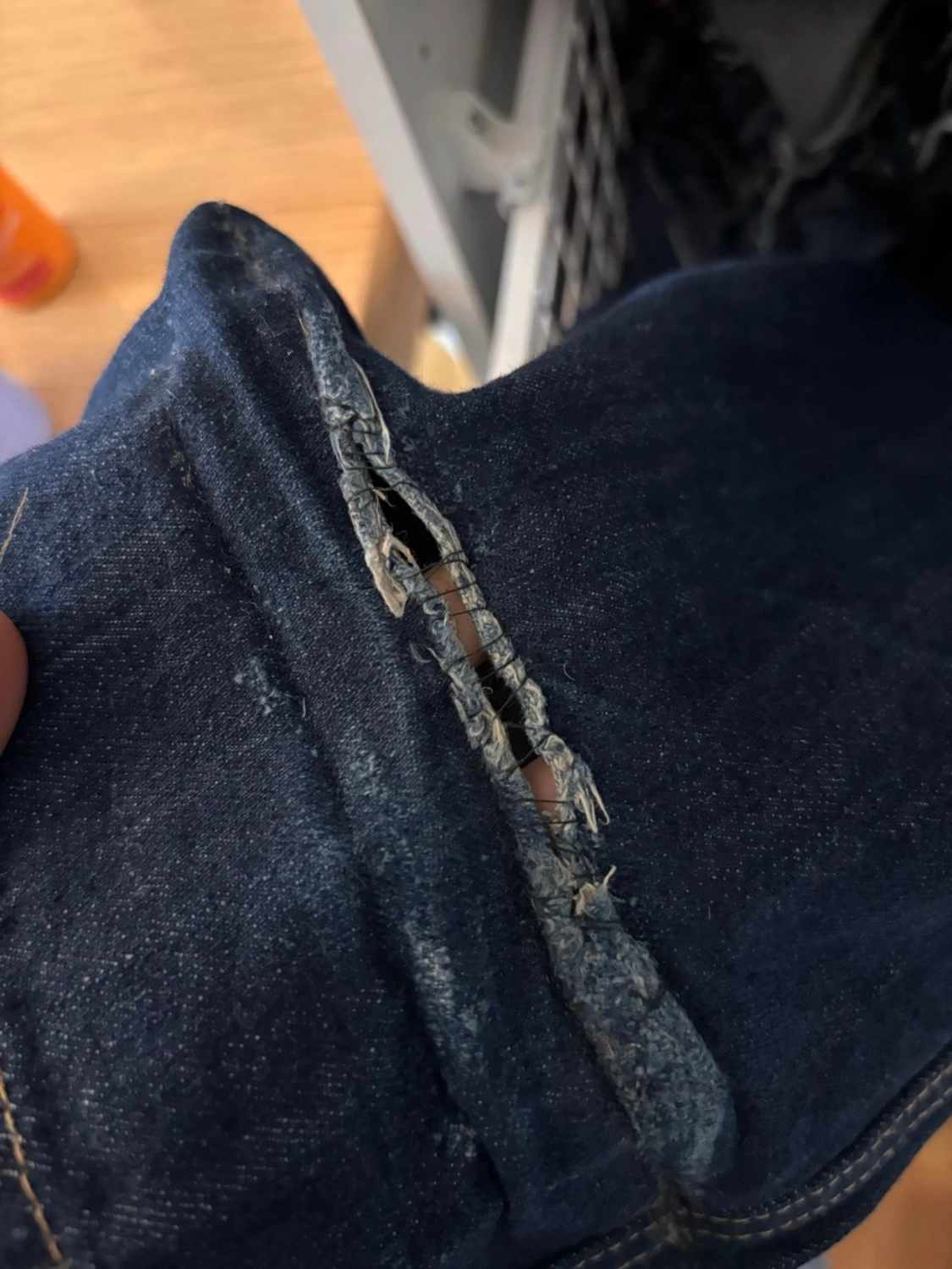 Mörkblå raka jeans med kontrastsömmar - 6