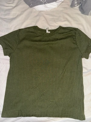 T shirt från Nelly  - Lite kortare i modellen 