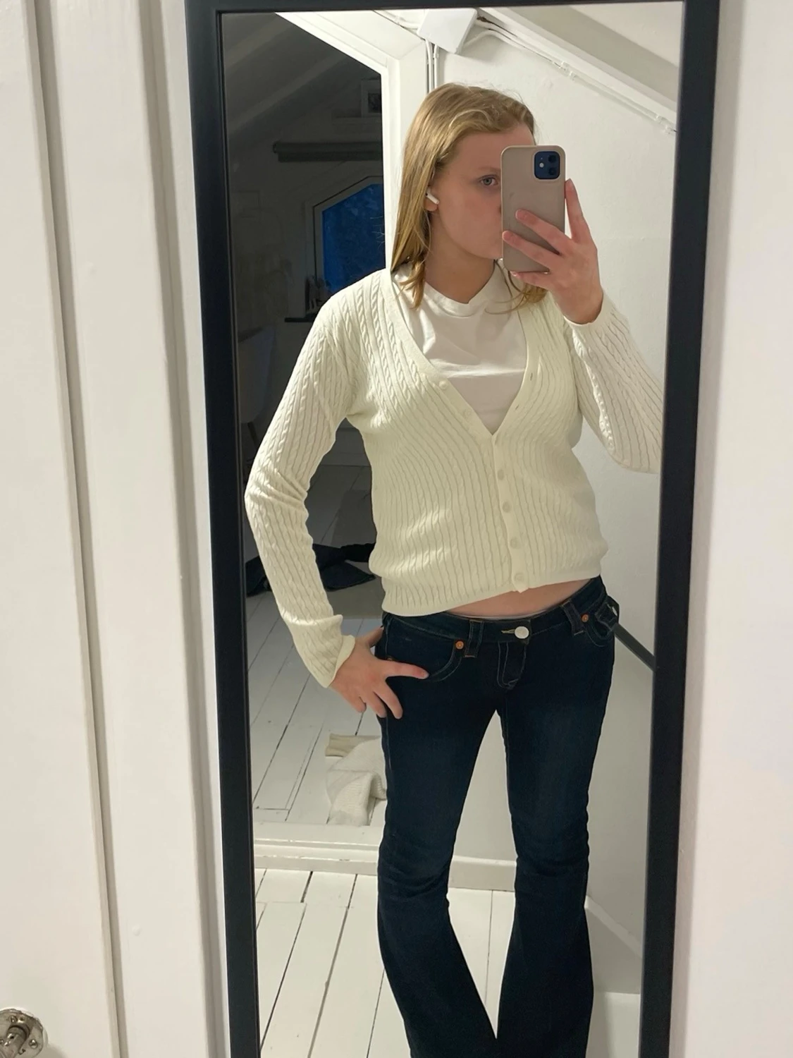 Vit ribbad kofta från Brandy Melville