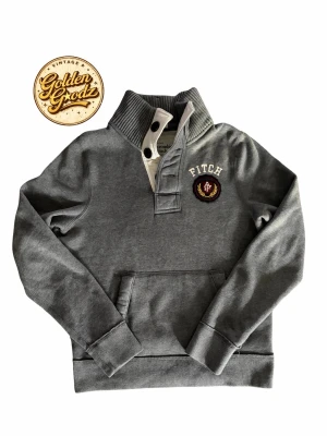 Abercombrie & Fitch kofta  - Riktigt fet kofta från a&f med skit fer krage och knappar ⭐️