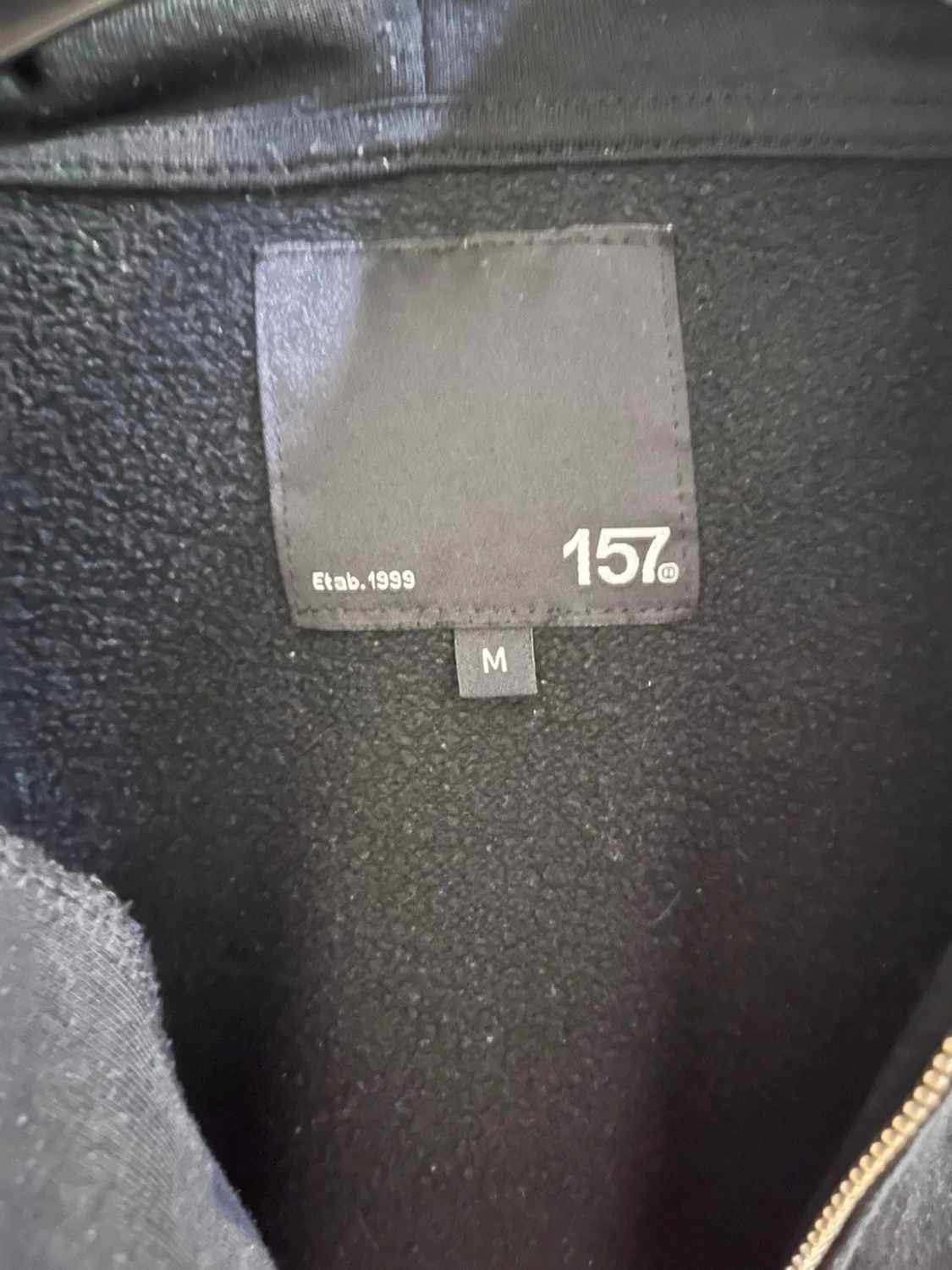 Svart hoodie med dragkedja från 157 - 1
