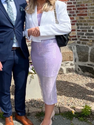 Bröllopsklänning / festklänning med slits bak - Använd en gång 