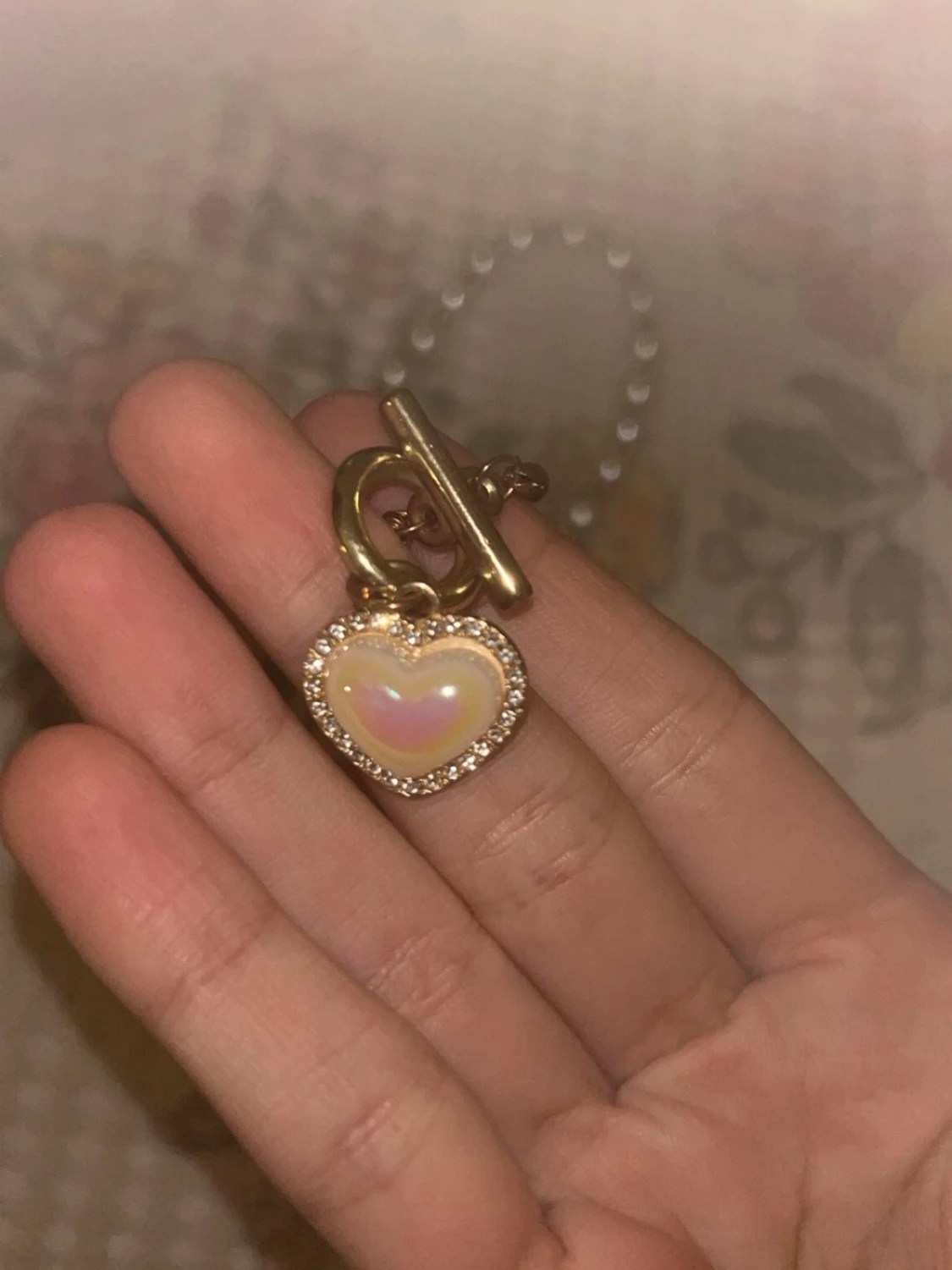 Pärlhalsband med hjärthänge - 1