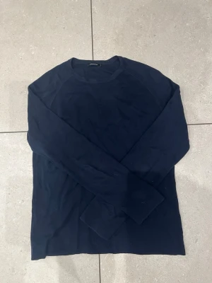J. Lindberg stickad tröja - Säljer J. Lindberg stickad tröja | Strl: M | Skick: 8/10 | Modell: 182cm | Hör av dig vid frågor! ✅