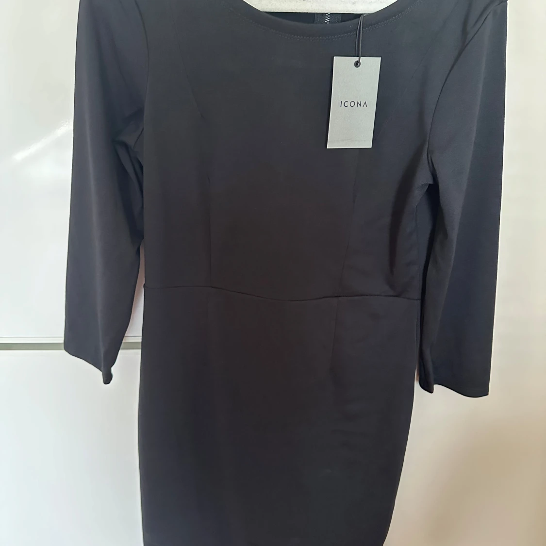 Svart kortklänning från Icona