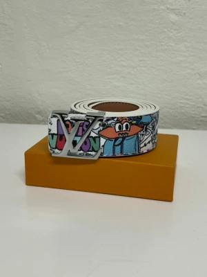 Lv Bälte  - Helt nytt aldrig använd. Storlek 110. Snabb frakt. Endast bälte.