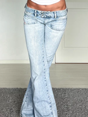 Diesel jeans - Midjemått: 38cm rakt över, innerbenslängd: 80cm 💗