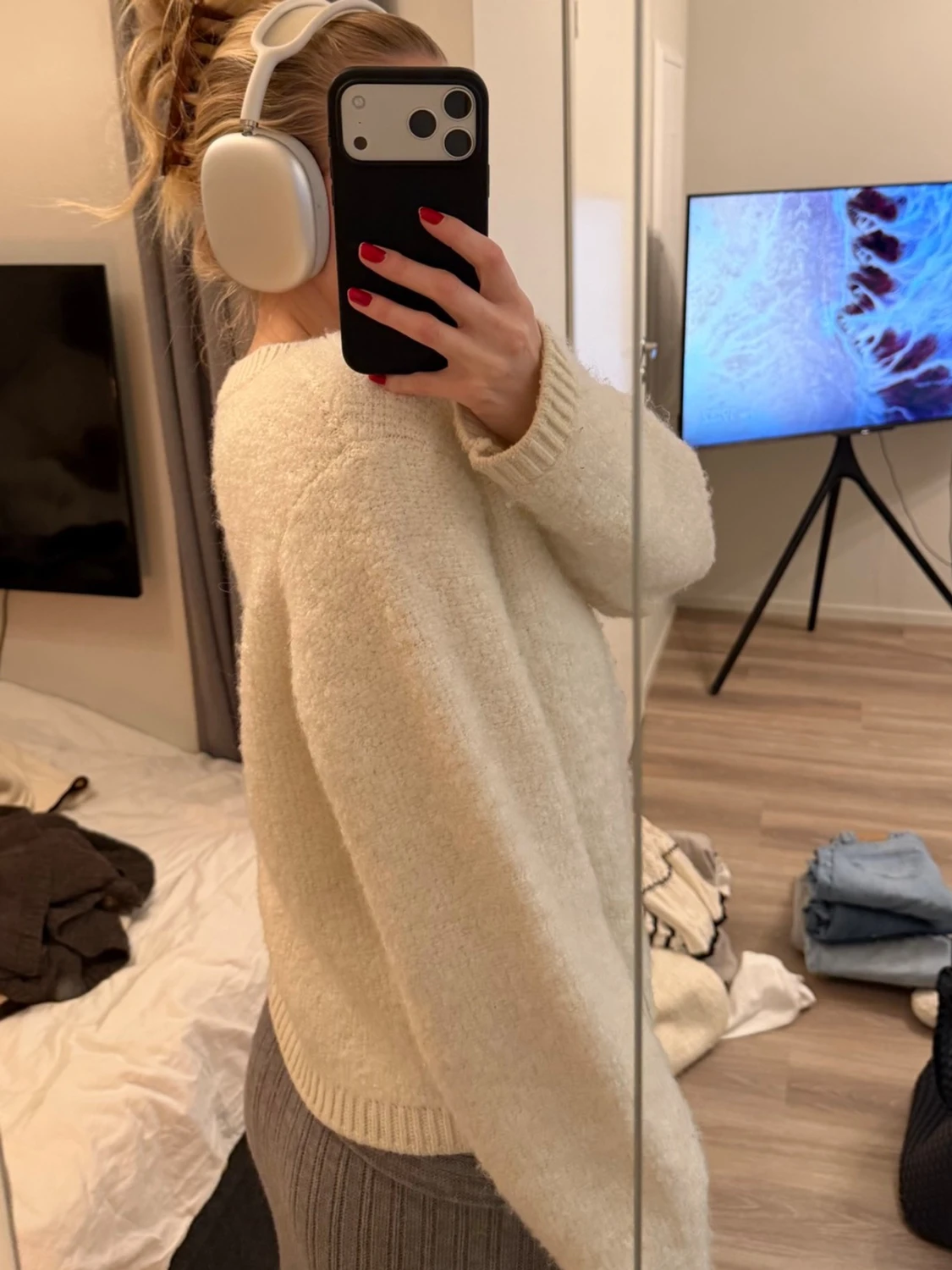 Krämvit kofta med träknappar - 2