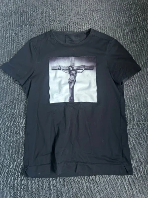 Limitato t shirt - Limitato t shirt i riktigt fint skick! Storlek S. Hör av dig vid frågor!