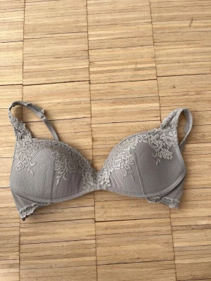 Intimissimi bh - Intimissimi bh pretty flowers gioia, storlek 85C. Priset är diskuterbart vid snabb affär! 
