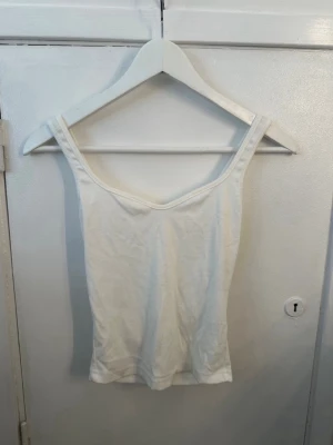 Vit och svart linne  - Från primark. Helt oanvända 