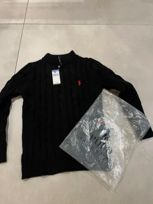 Polo Ralph Lauren tröja - ny, oanvänd - kommer ta lite tid innan den kan skickas. 