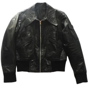 Vintage svart skinnjacka/ läderjacka, 70tal/ 70s/ 60tal/ 60s/ rock/ hippie/ y2k/ cyber/ alt/ 2000tal/ 00tal - Supercool vintage skinnjacka med krage och muddar, ser ut att vara från 70-talet