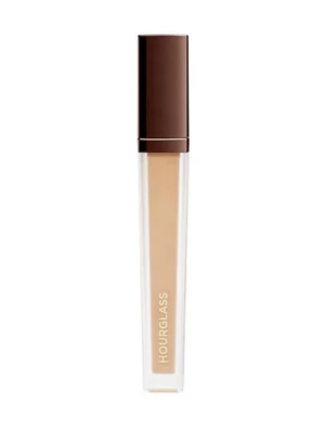 Hourglass concealer - Säljer min hourglass concealer i färgen oat då jag råka ta en alldeles för ljus färg. Endast testat en gång med borste ❤️