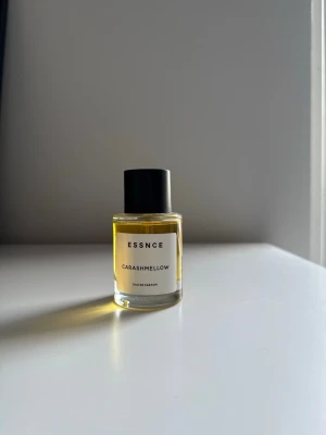 Essnce Carashmellow  - 50 ml. Se bilder. 