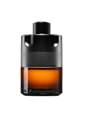 Azzaro Wanted parfym herr - Azzaro Wanted parfym i en cool, maskulin flaska med svart metallock och strukturdetaljer. Flaskan är cylinderformad med en transparent, bärnstensfärgad botten som ger en lyxig känsla. Perfekt för dig som gillar eleganta och moderna dofter.