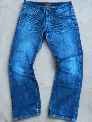 Vintage washed bootcut denim jeans – authentic fade / straight fit - Clean pair of vintage denim with beautiful natural fading and wear.🌀👖 Perfect if you’re into that authentic, worn-in look. The jeans were worn in Texas in the late 90s🧿  Size:  inseam length of the jeans: 77cm. the entire length of the jeans: 107cm. waist measurement: 44cm. Leg opening: 22cm