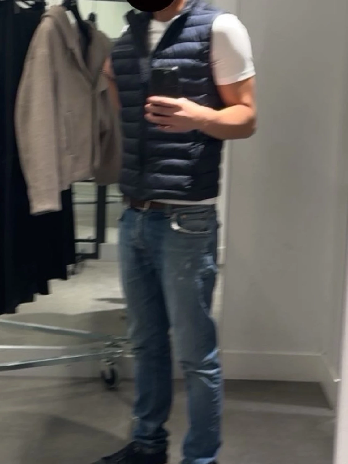 Svart dunväst från J.Lindeberg - 1