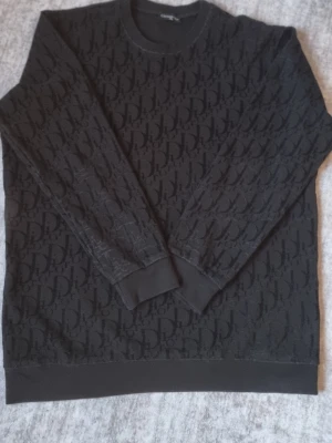 DiorSweatshirt   - Svart CD sweatshirt i storlek XL. Helt ny, fraktar samma dag!