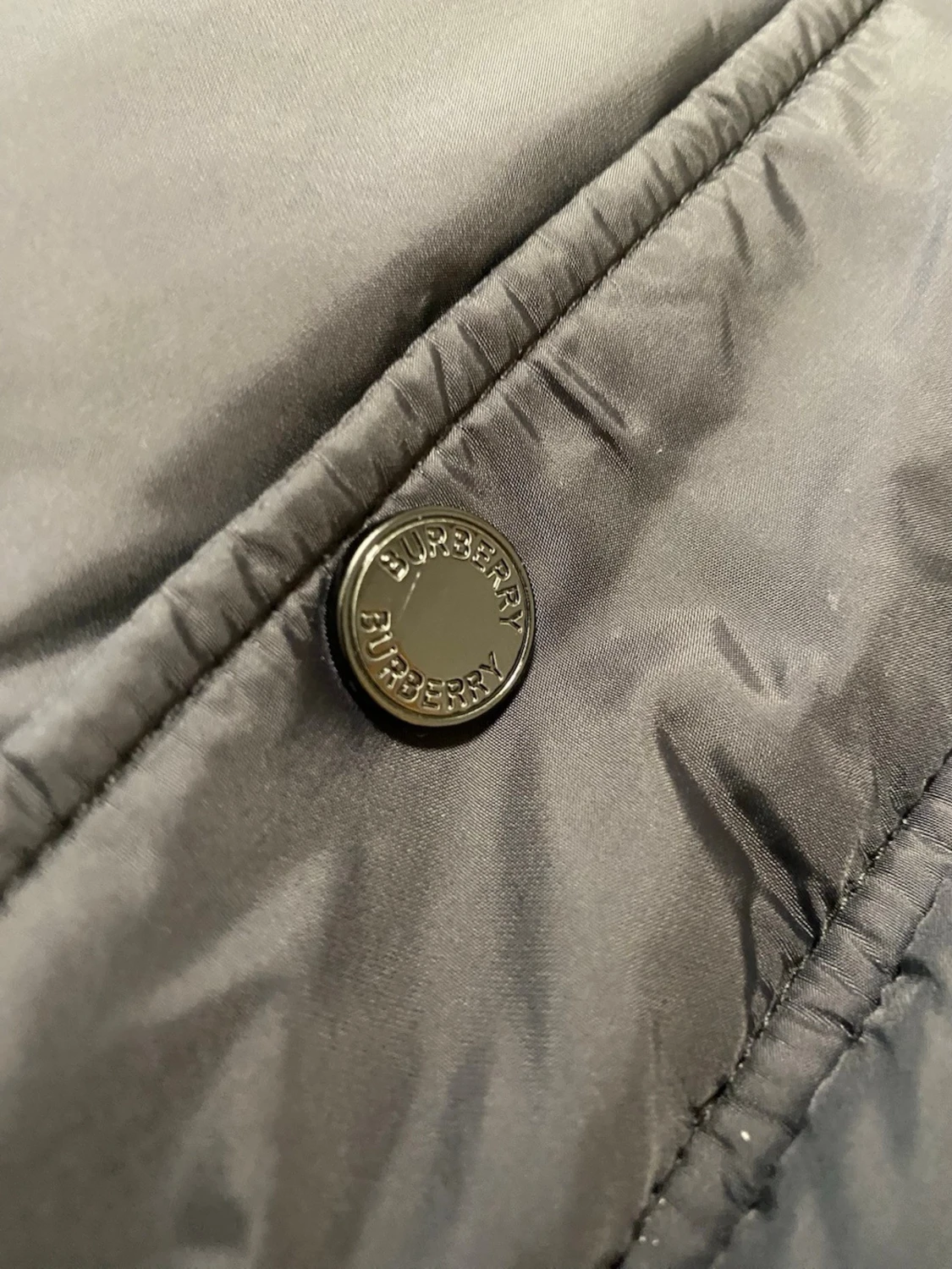 Svart pufferjacka med huva från burberry - 4