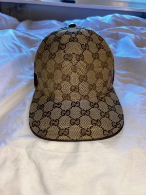 Beige Gucci Keps - Storlek