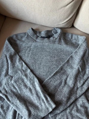 Stickad tröja  - Stickad tröja från lager 157, knappt använd storlek xs