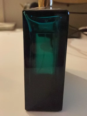 Versace Eros Eau de Parfum - Versace Eros Eau de Parfum. 200 ml flaska med ca 180ml kvar.