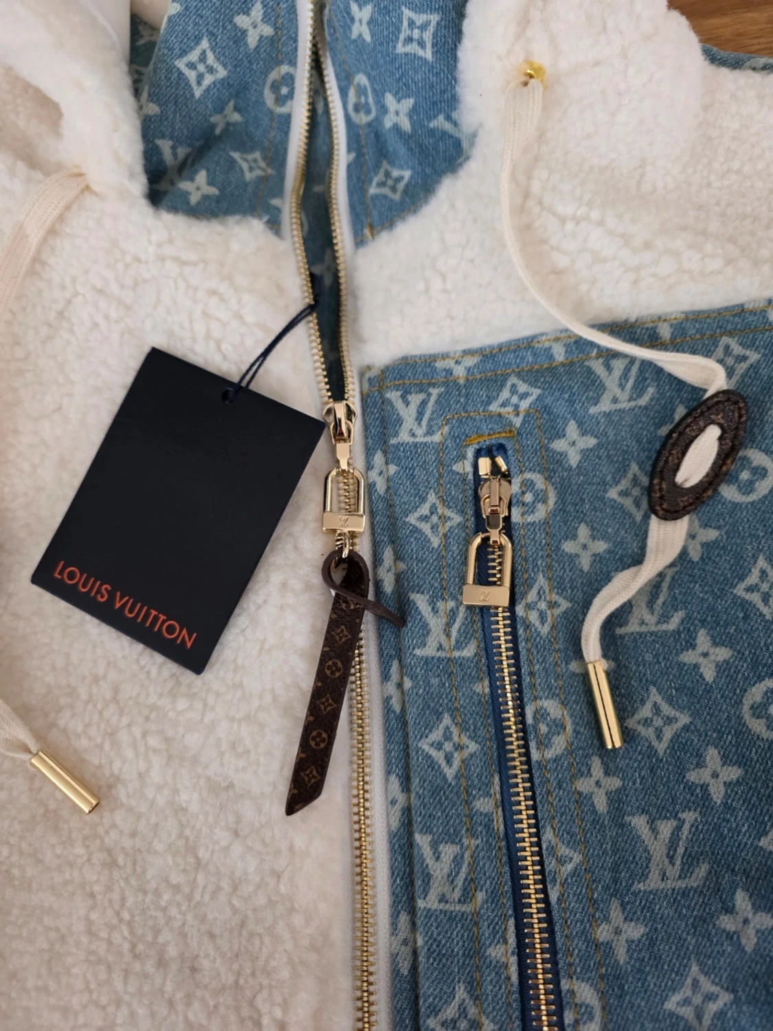 L&V Vit teddyjacka - 3