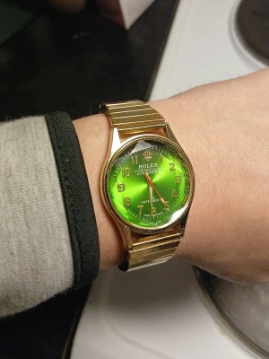 Klocka Rlex Explorer II med grön urtavla  - Tror de bara behövs byta batterier. Bara klockan ingår inte fodralet.