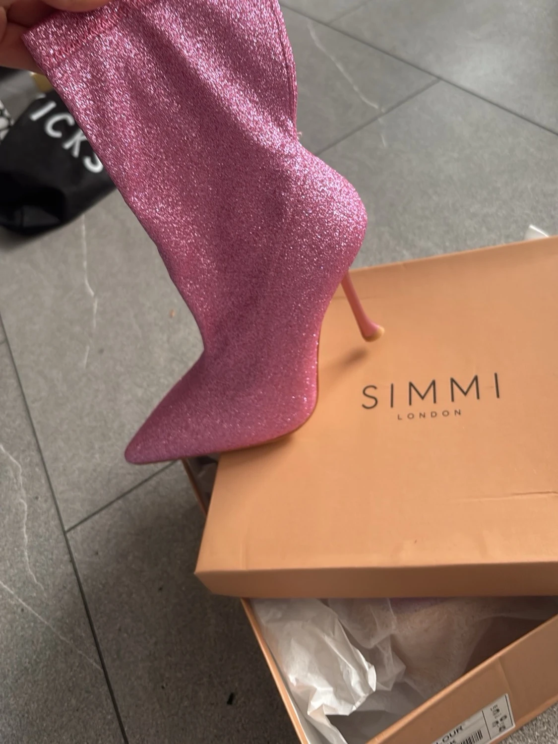 Glittriga rosa stövletter från Simmi - 1