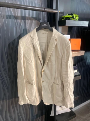 Dondup kavaj linne - Linne kavaj ifrån dondup passar storlek Large.    Bara att hör av sig vid frågor eller funderingar✅