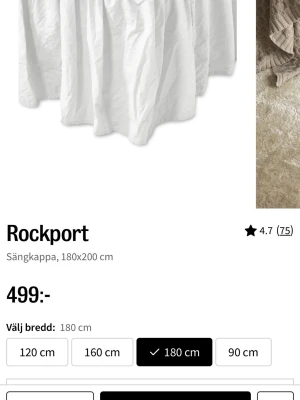 Vit sängkappa Mio Rockport 180x200 cm - Säljer en vit sängkappa från Rockport i storlek 180x200 cm. Aldrig använd bara öppnad, den kom aldrig till användning. Sängkappan har en klassisk, veckad design och är tillverkad i ett mjukt tyg som ger ett stilrent intryck till sovrummet. Perfekt för att dölja sängben eller annat och skapa en mysig, lyxig känsla.