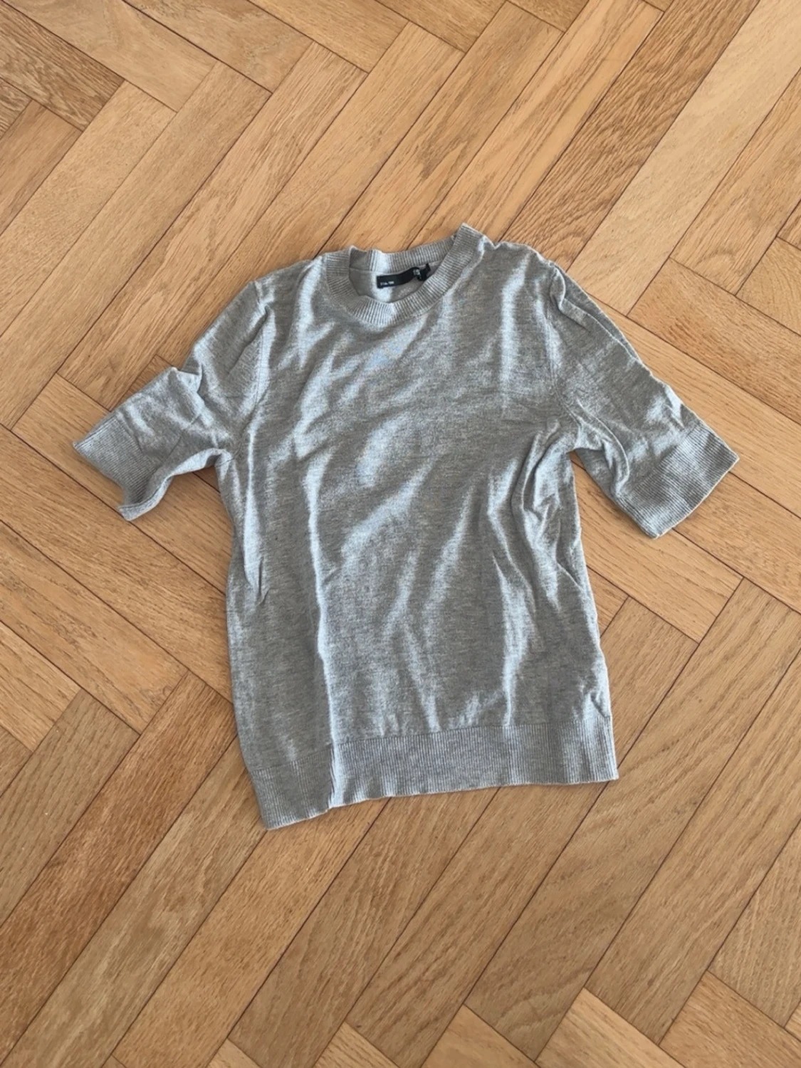 Grå kortärmad topp från H&M