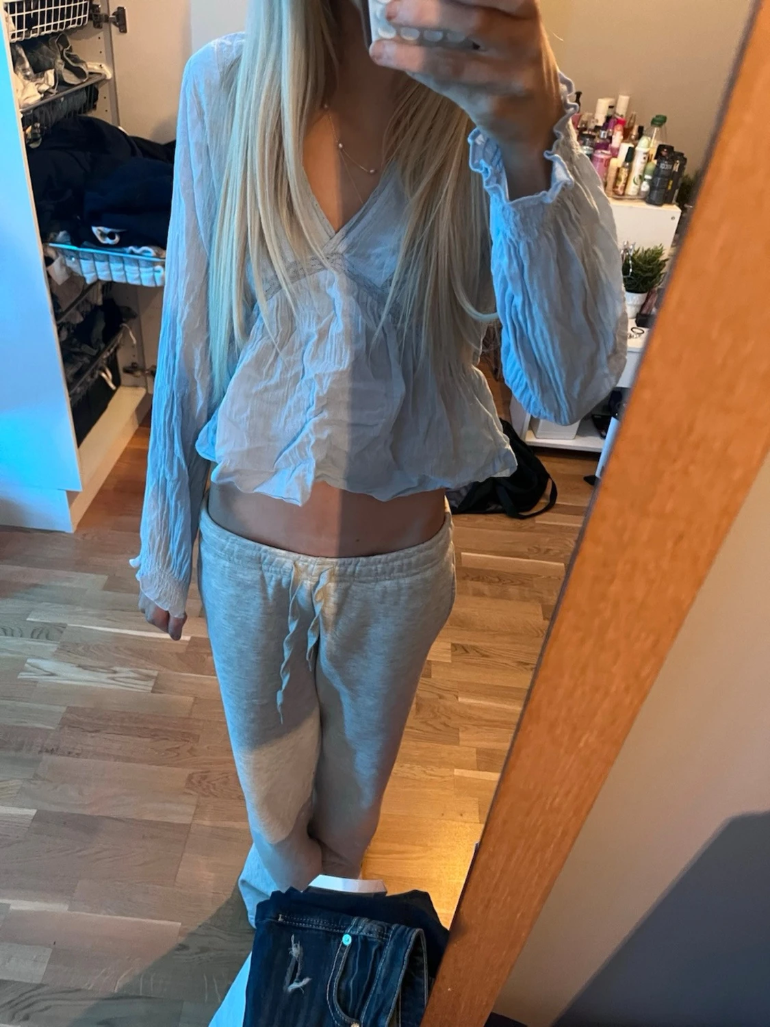 Ljusblå volangblus med omlott - 1