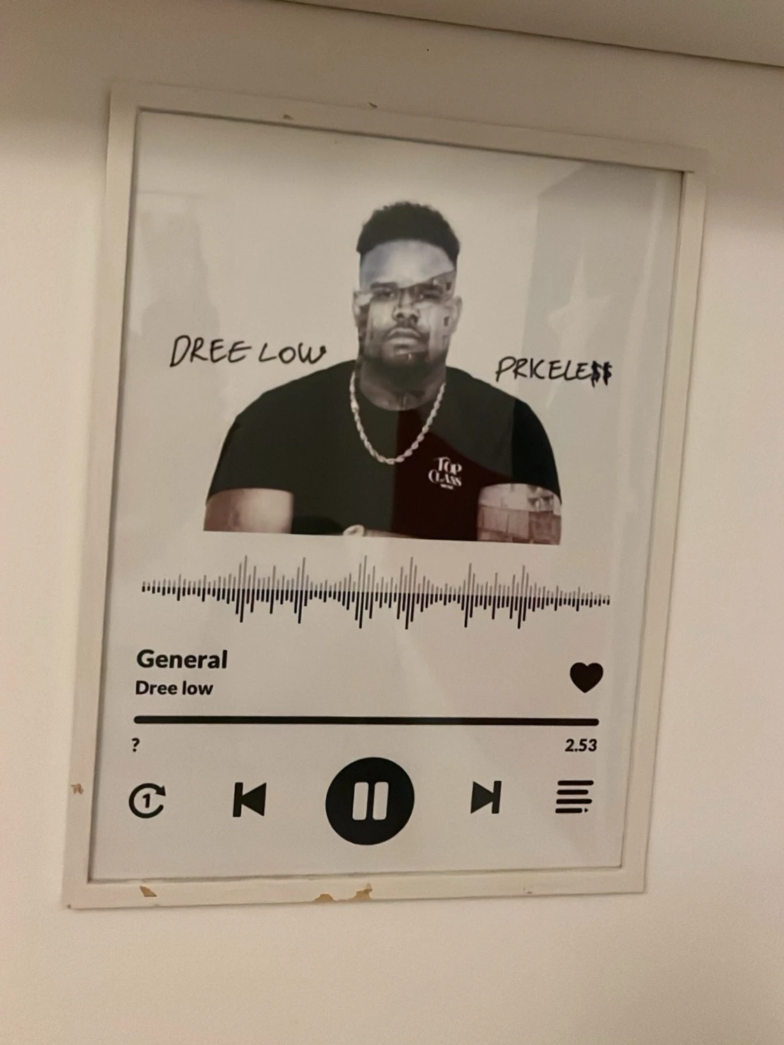 Säljer två tavlor av 2 olika svenska artister, yasin och dree low - 1