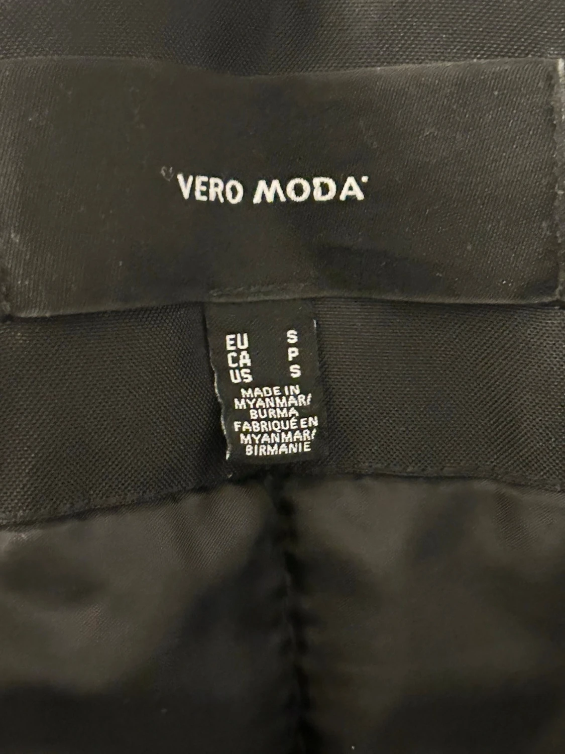 Svart parkasjacka med huva - 4