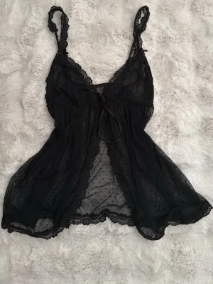 Spetsnattlinne - Fint skick!