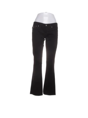 Svarta true religion jeans  - Säljer för dem är för stora för mig, använt dem 2 gånger, dem är lite långa för mig som är 167 cm 🥰 storlek 28 och skulle säga dem passar som 38/40.  Jag köpte dem nya för 1300kr 