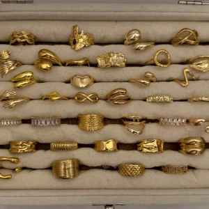 Alla som köper minst 2 ringar får en slumpmässig vald ring på köpet. 🎁 - Alla som köper minst 2 ringar får en slumpmässig vald ring på köpet. Vid köp över 4 ringar får man välja ringen som kommer på köpet.  OBS! Det finns endast begränsat antal ringar och går ej kombinera med andra erbjudande . 🛍️🛍️( pris mellan -89kr- 139kr styck)