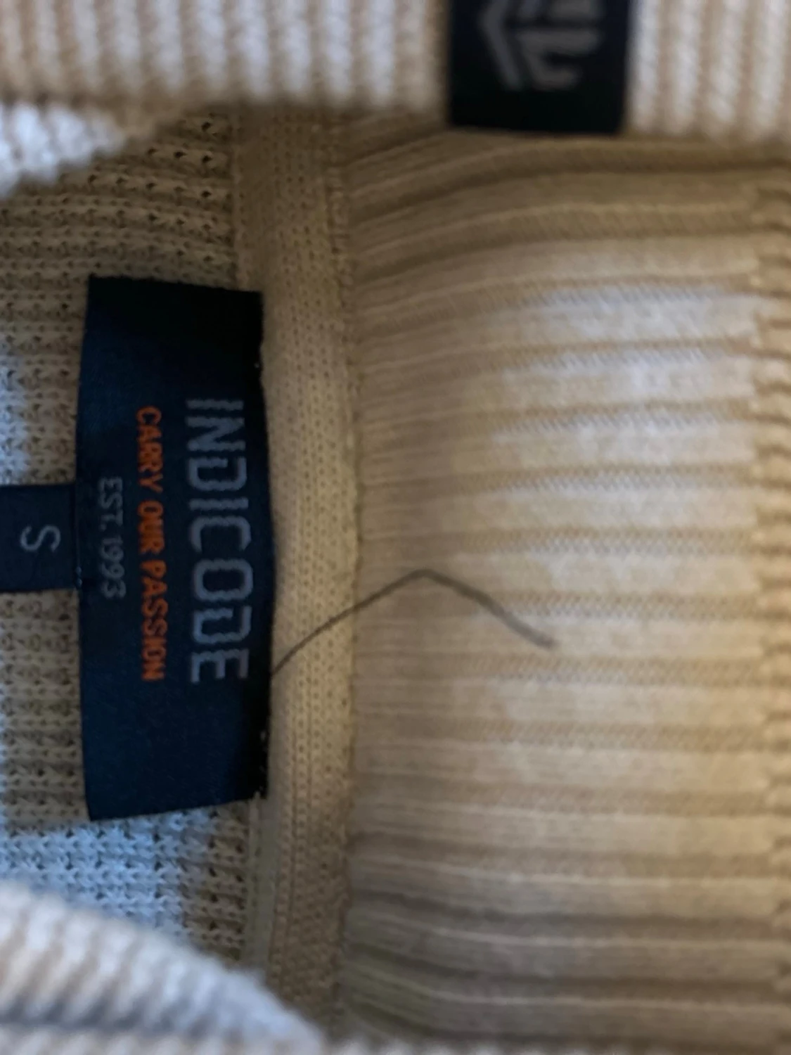 Beige zip hoodie/tunn jacka  från INDICODE - 1