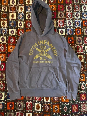 Sun fade Denim and supply hoodie  - Otroligt snygg, vintage och unik hoodie från Ralph lauren denim and supply! Pris kan diskuteras!!