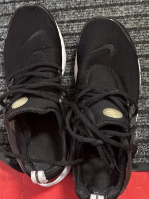 Nike presto skor - Storlek 42/2 äkta köpt från Nike ingen flask presto som andra säljare ärlig här