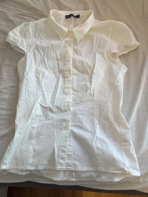 Skjorta - Söt skorta från brandy mellvile, aldrig använt