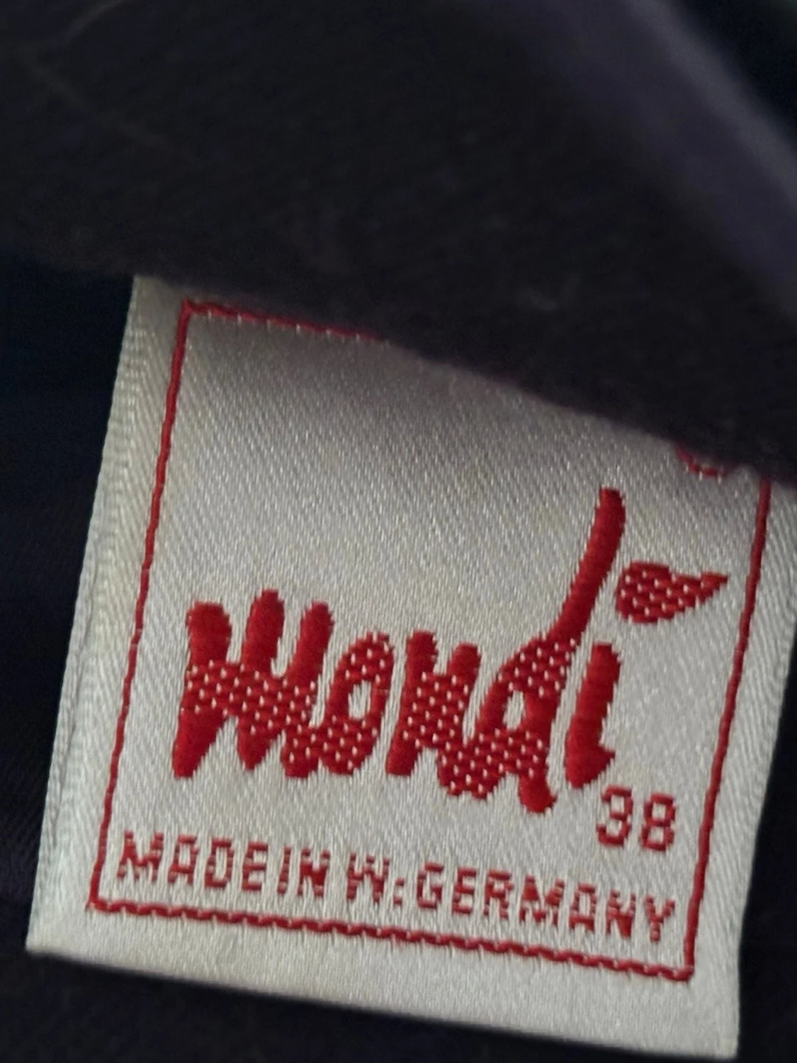 Mörkblå kjol med bälte  - 1