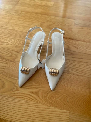 Klackskor  - Klackskor från mango. Aldrig använda