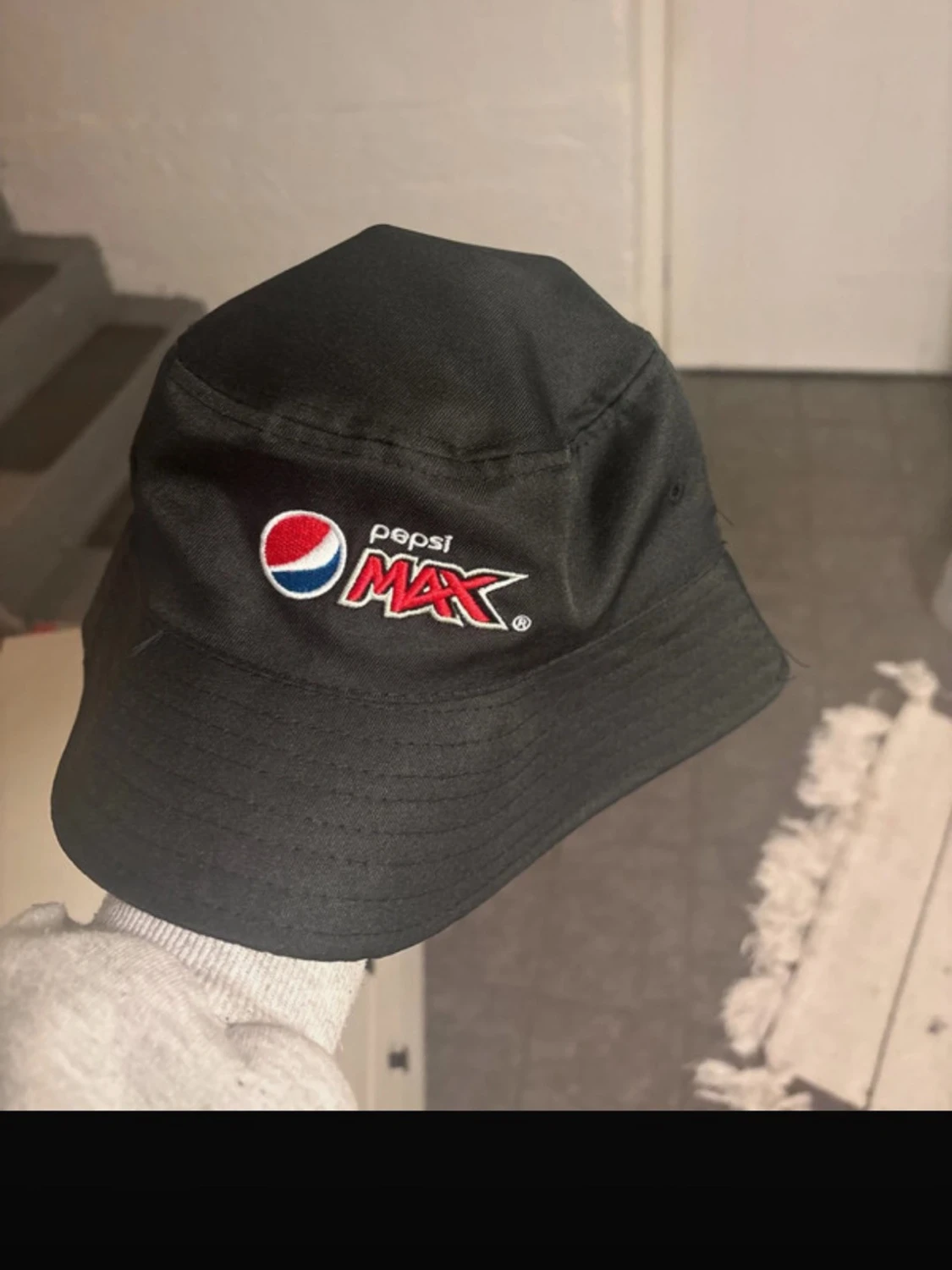Svart bucket hat Pepsi Max