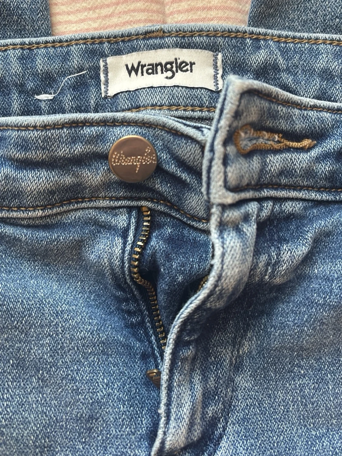 Blå bootcut jeans från Wrangler - 2