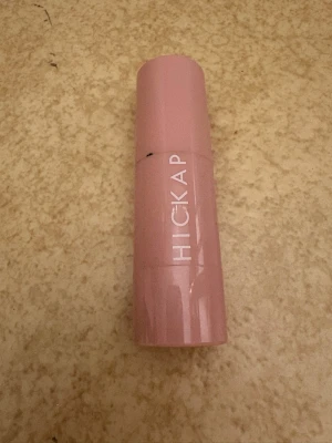 Hickap blush - I färgen Vintge rose . Använd fåtal gånger 