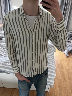 Linneskjorta från Massimo Dutti - Snygg skjorta från Massimo Dutti i 100% linne | Storlek S | Mycket bra skick✅|